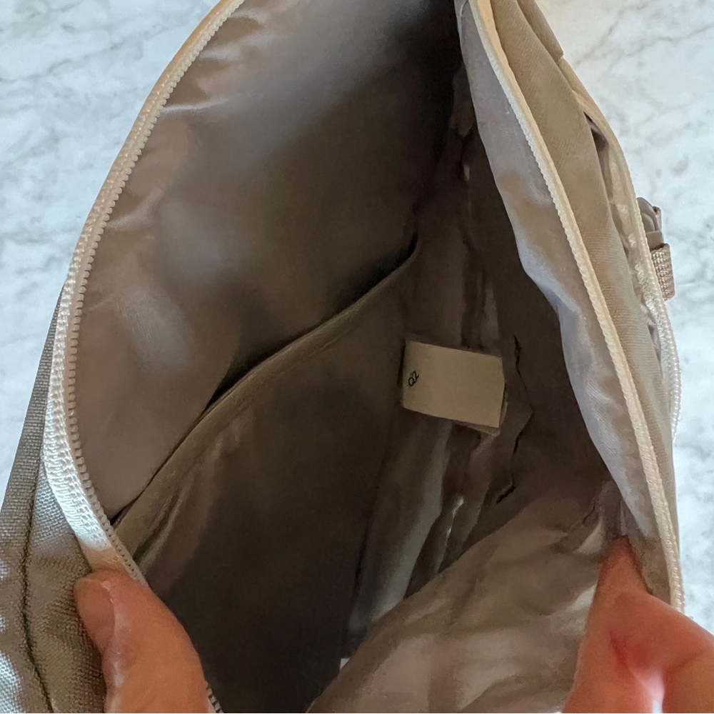 Patagonia Gray Sling Bag 8L - Picture 6 of 7